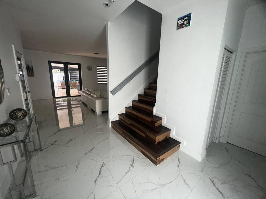 ميامي Villa Yenya المظهر الخارجي الصورة